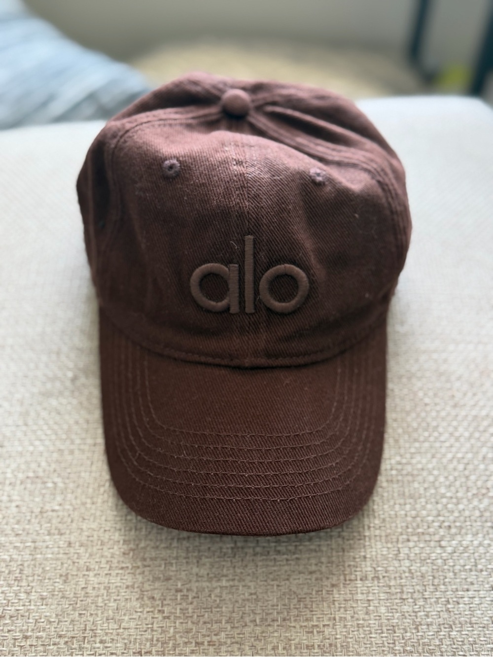 Alo Yoga Off-Duty Baseball Cap Dark Brown Tonal Logo